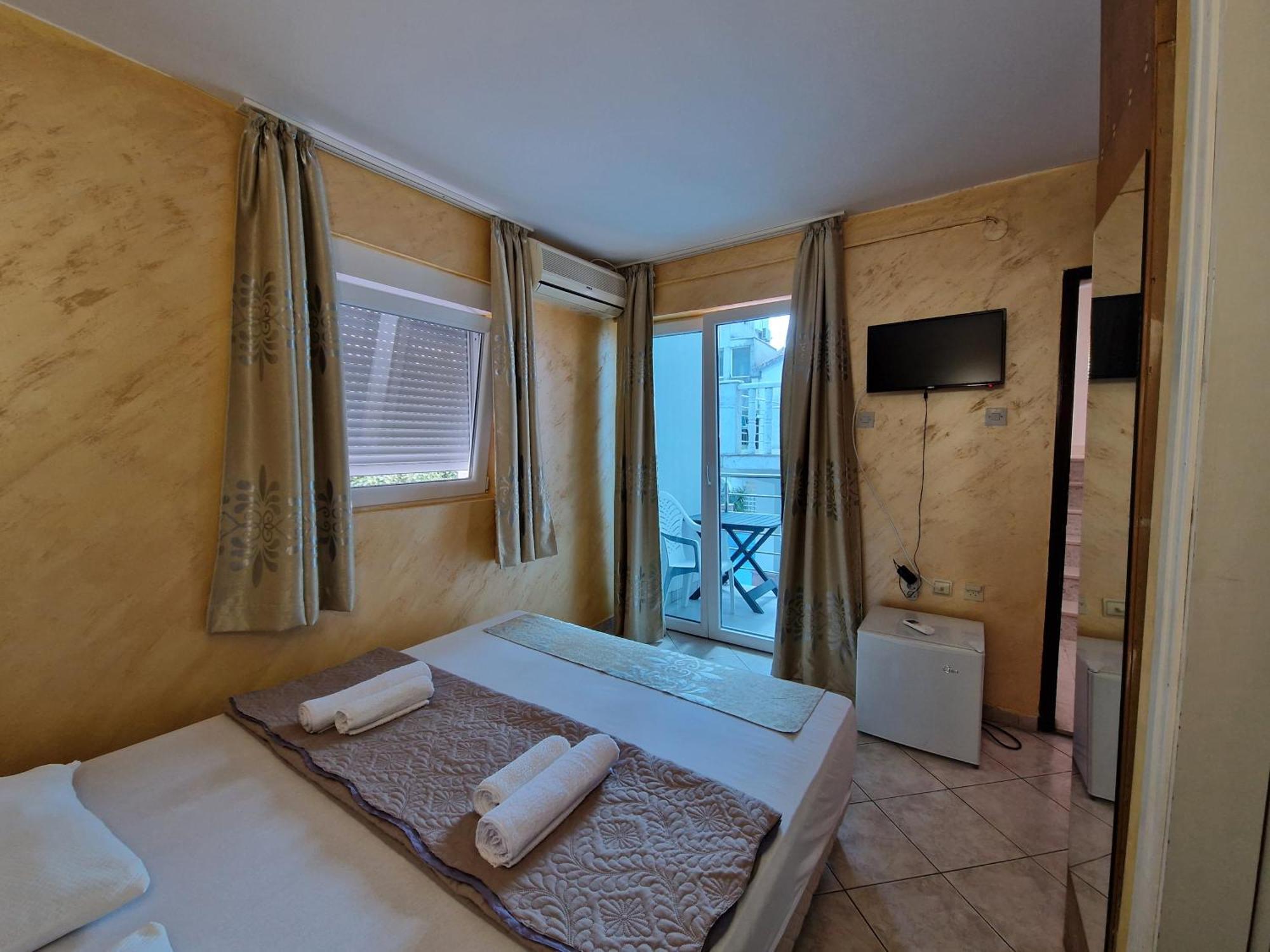 Golf Apartment *
